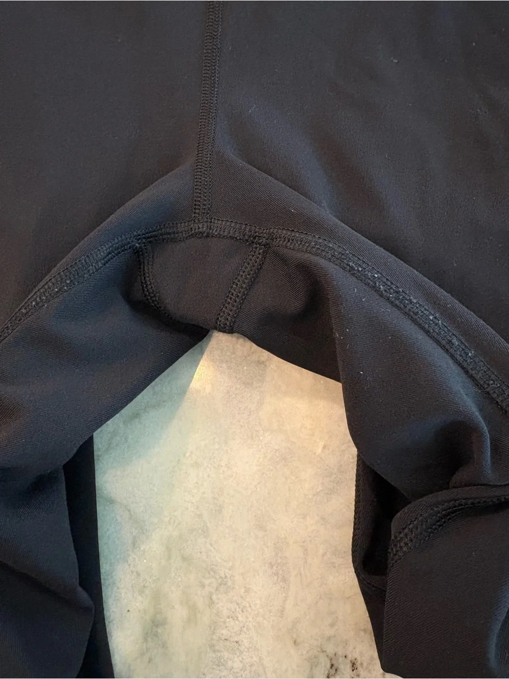 Lululemon Black Leggings Size 6 Speed Up Tight Full-On Luxtreme Side Pockets - Picture 6 of 7